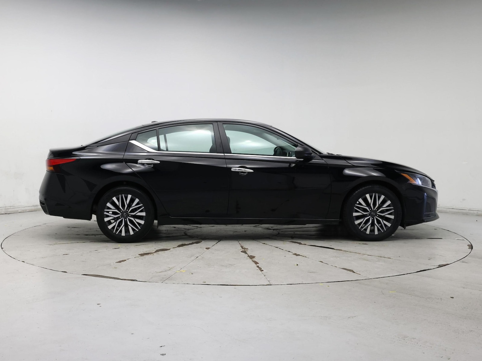 2025 Nissan Altima SV - Photo 8