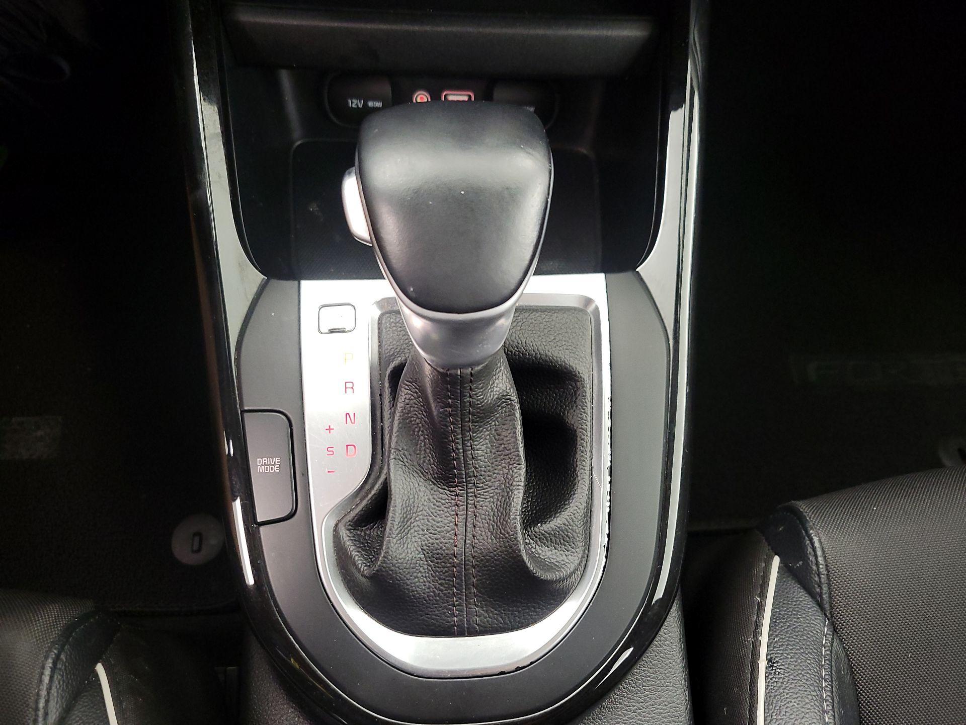 Thumbnail: 2020 Kia Forte - 17