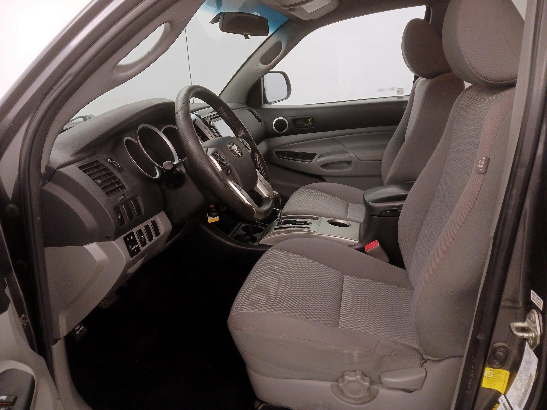 Thumbnail: 2014 Toyota Tacoma - 11