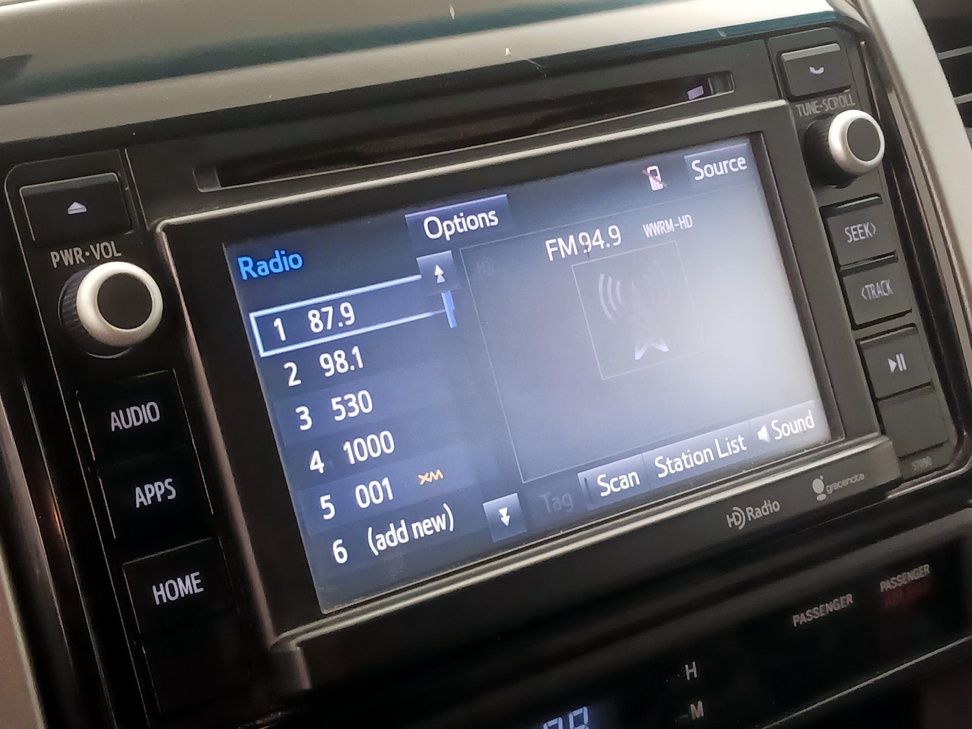 Thumbnail: 2014 Toyota Tacoma - 15
