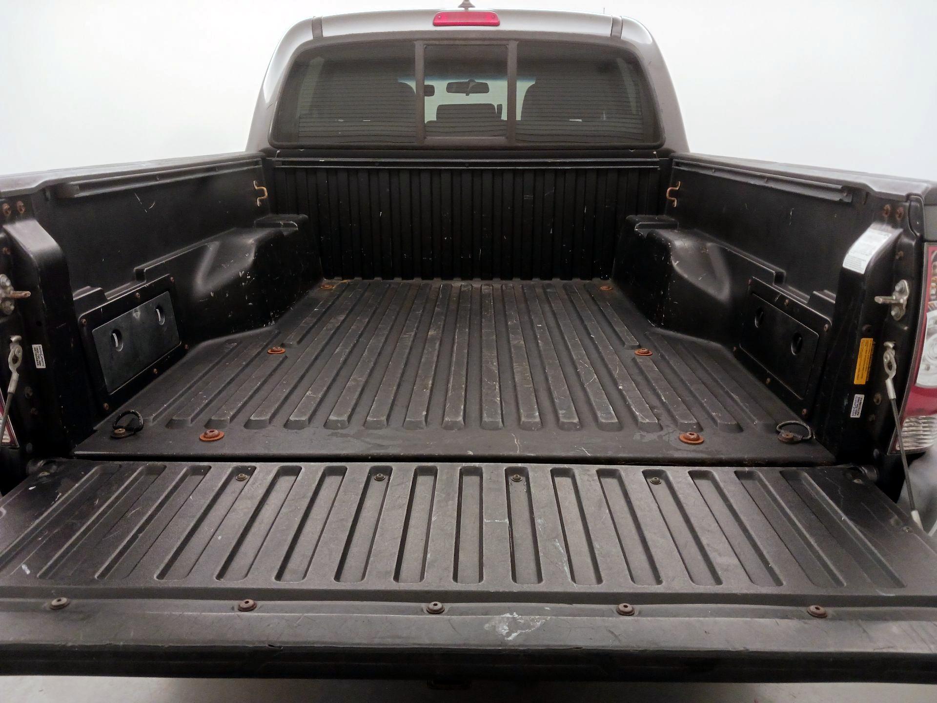 Thumbnail: 2014 Toyota Tacoma - 20