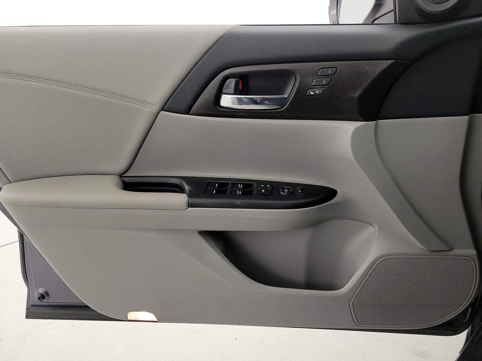 Thumbnail: 2015 Honda Accord - 12