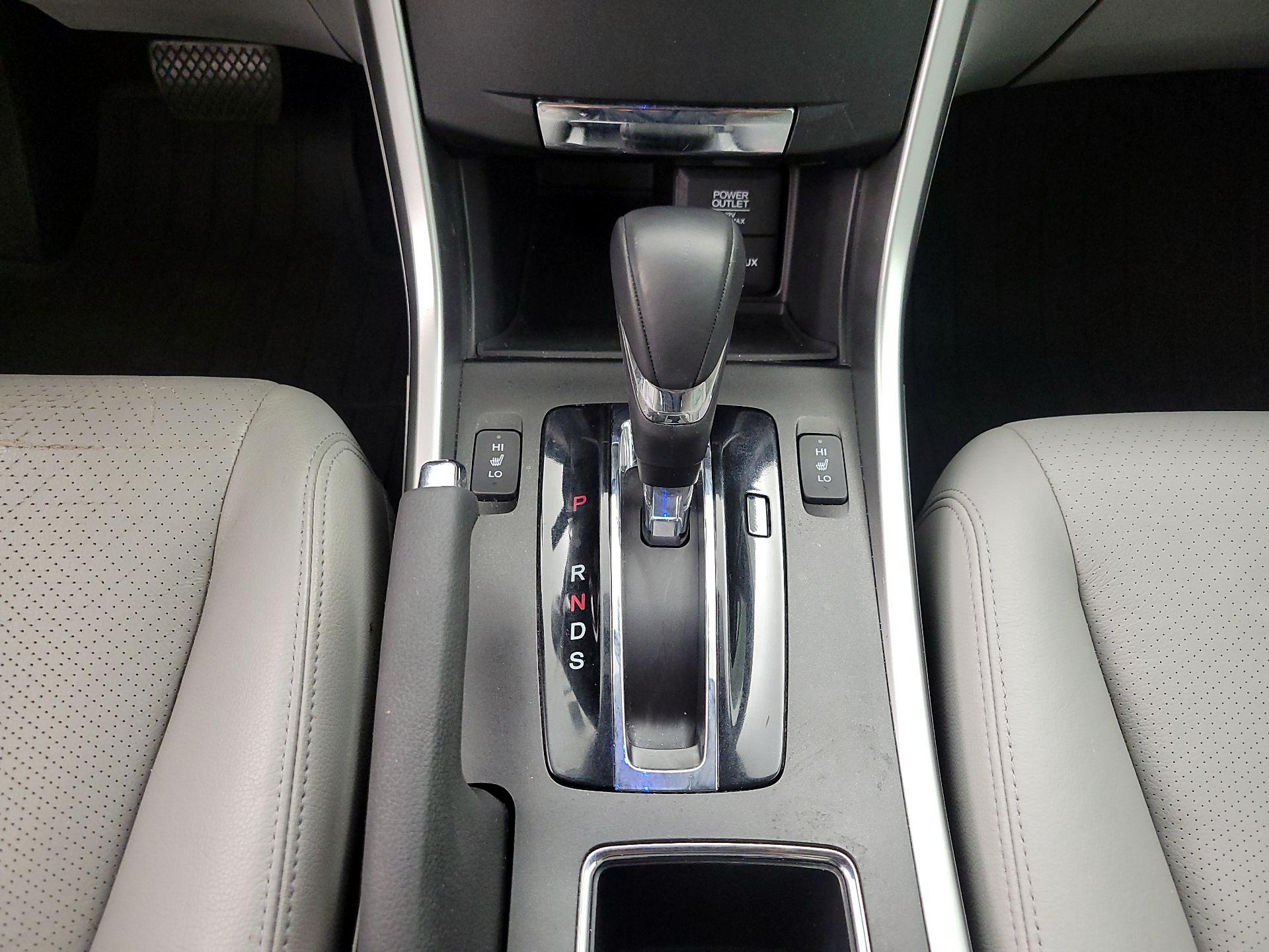 Thumbnail: 2015 Honda Accord - 17
