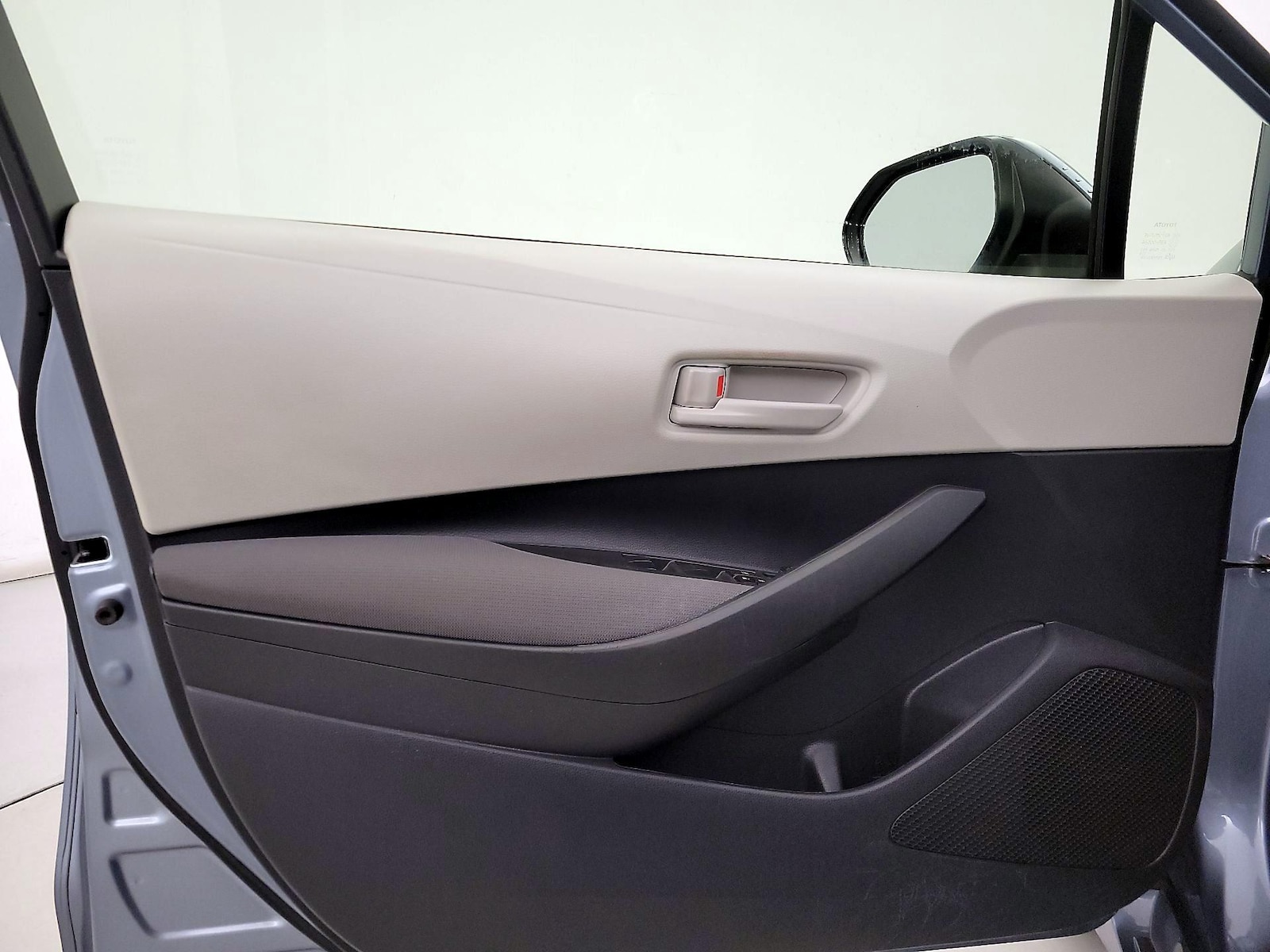 2023 Toyota Corolla LE - Photo 13