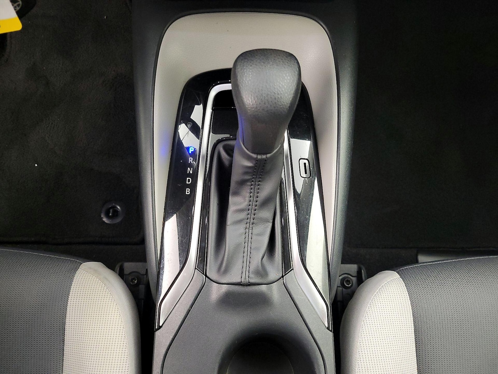 2023 Toyota Corolla LE - Photo 18