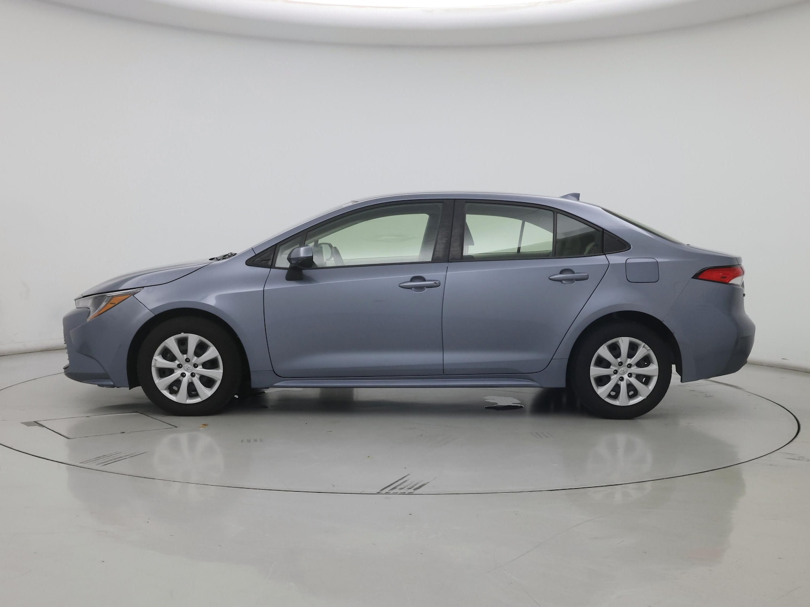 2023 Toyota Corolla LE - Photo 4