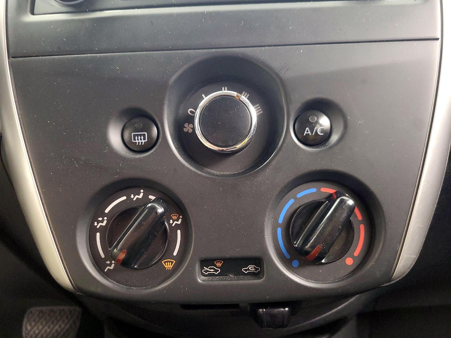 Thumbnail: 2015 Nissan Versa Note - 15