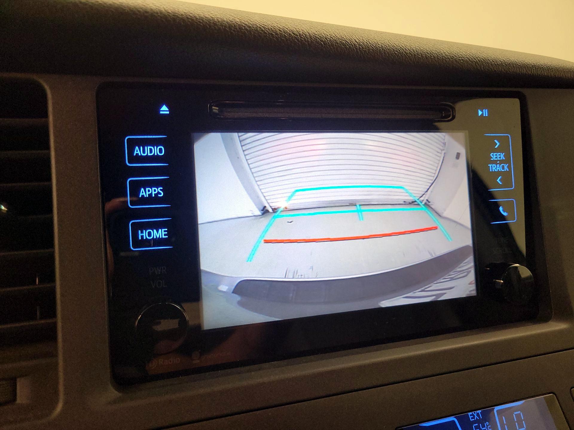 Thumbnail: 2015 Toyota Sienna - 14