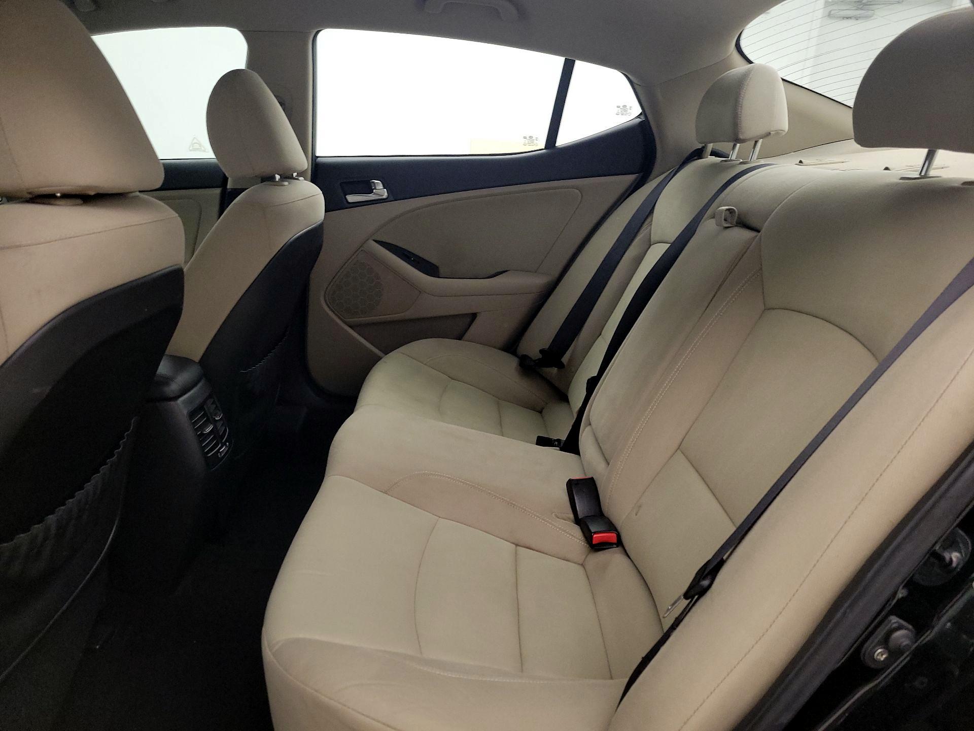 Thumbnail: 2015 Kia Optima - 18