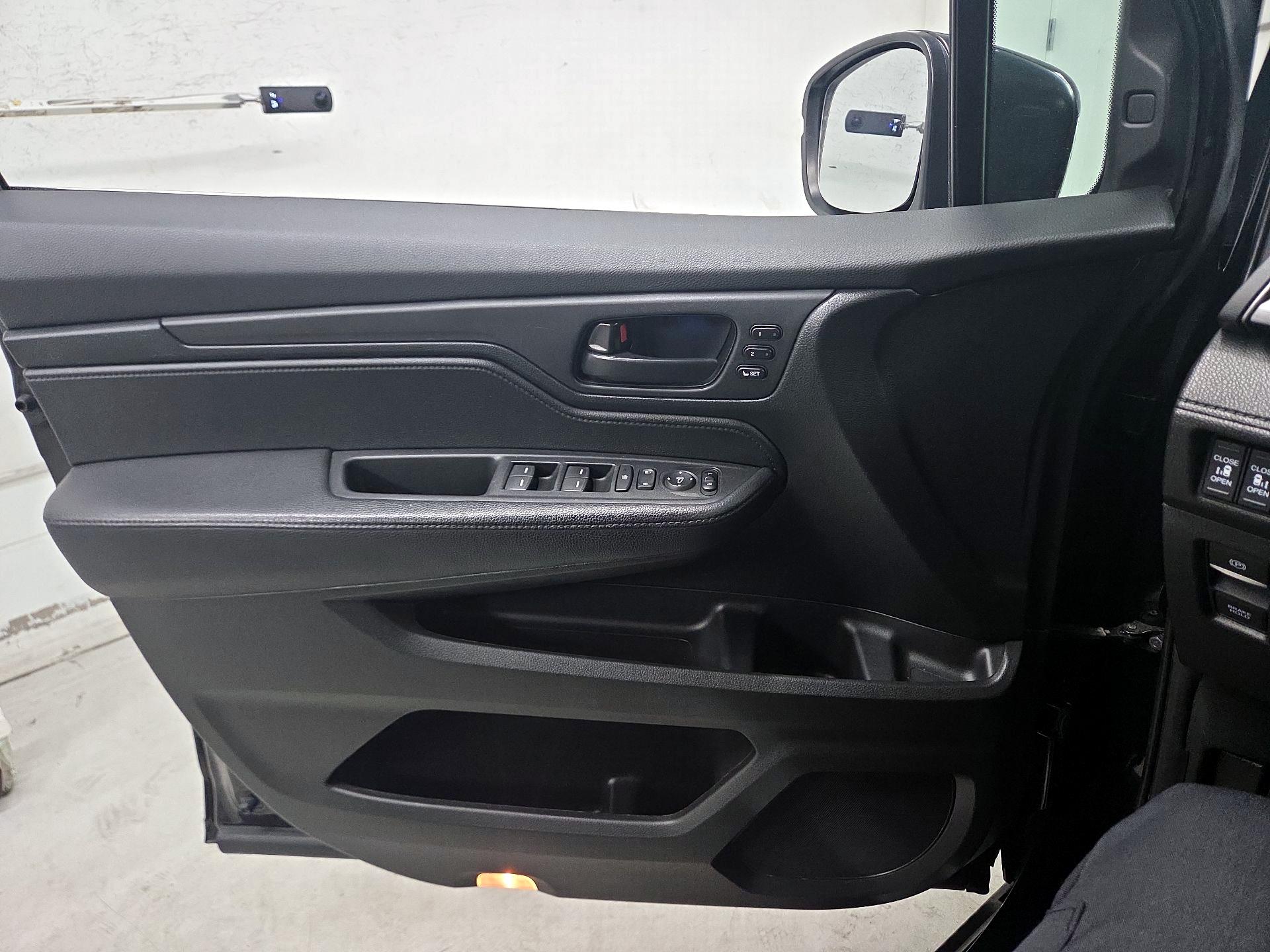 Thumbnail: 2023 Honda Odyssey - 12