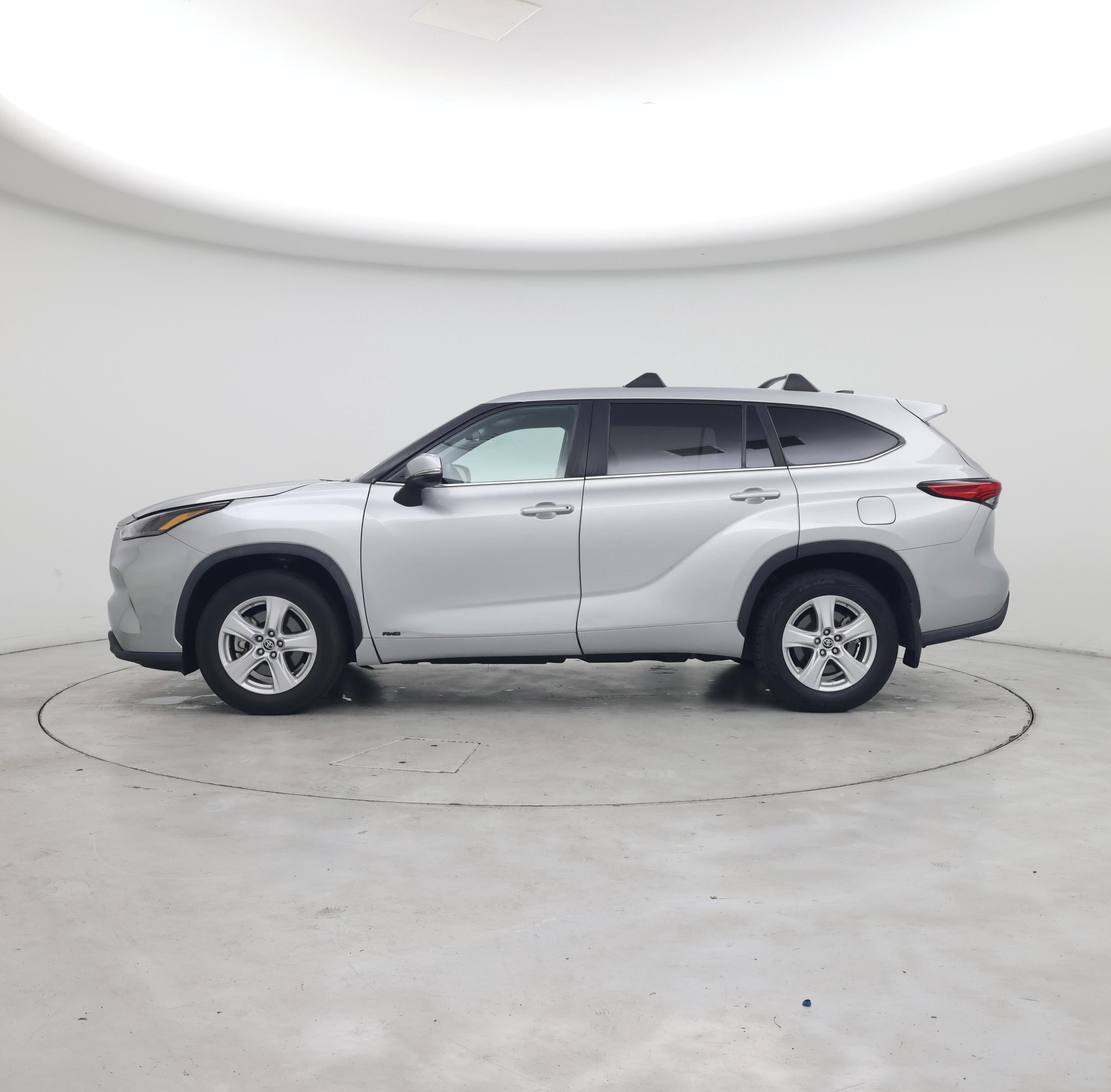 Thumbnail: 2023 Toyota Highlander - 3