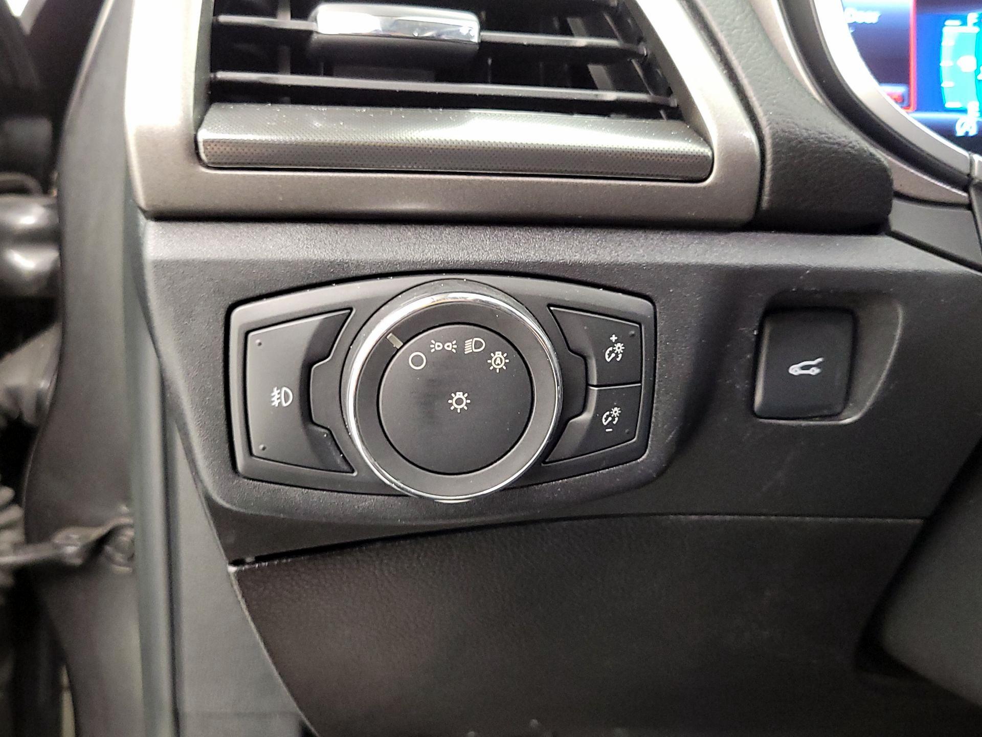 Thumbnail: 2017 Ford Fusion - 13