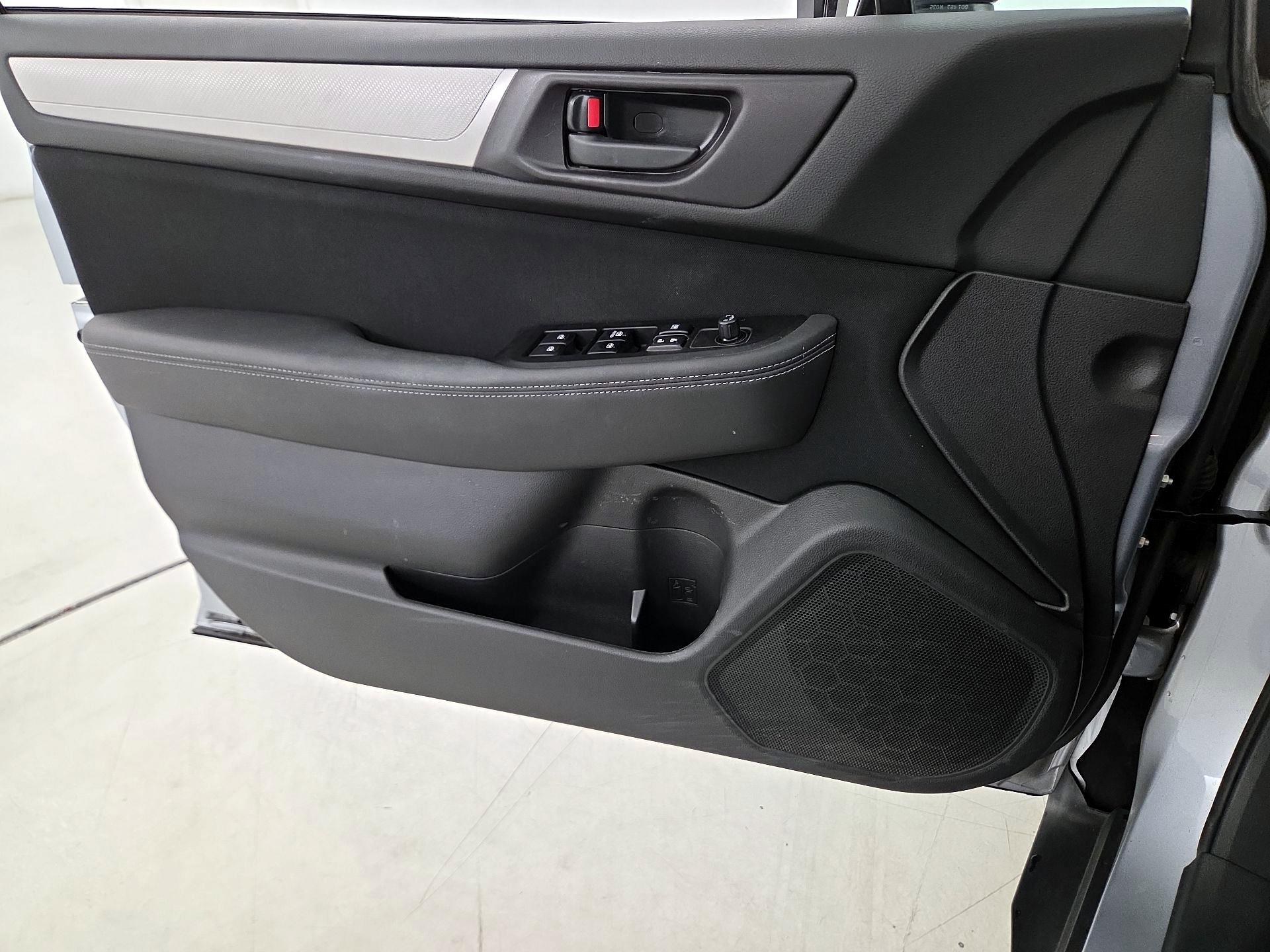 Thumbnail: 2016 Subaru Outback - 12