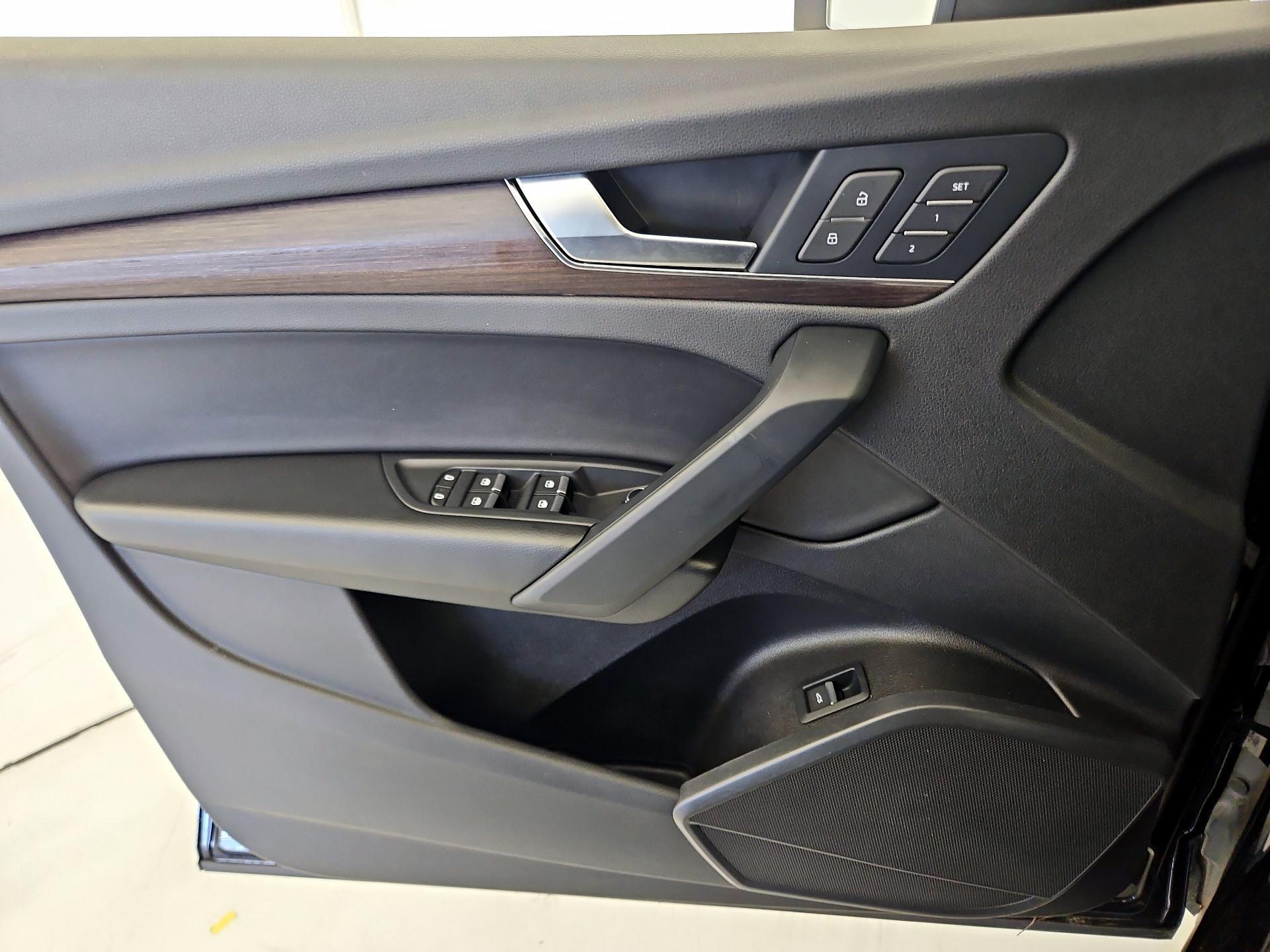 Thumbnail: 2023 Audi Q5 - 12