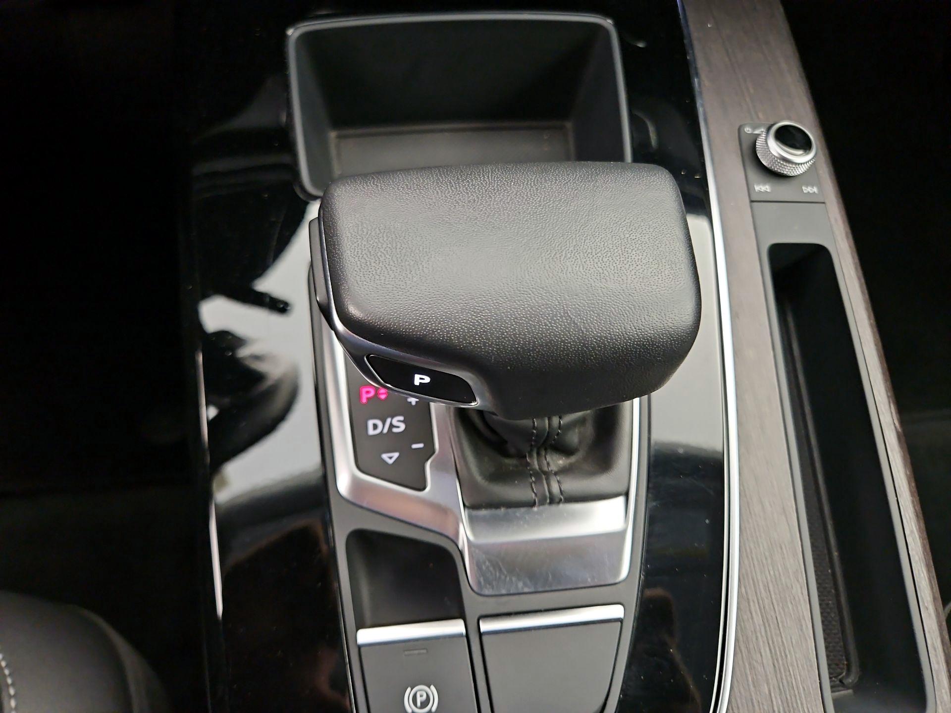 Thumbnail: 2023 Audi Q5 - 17
