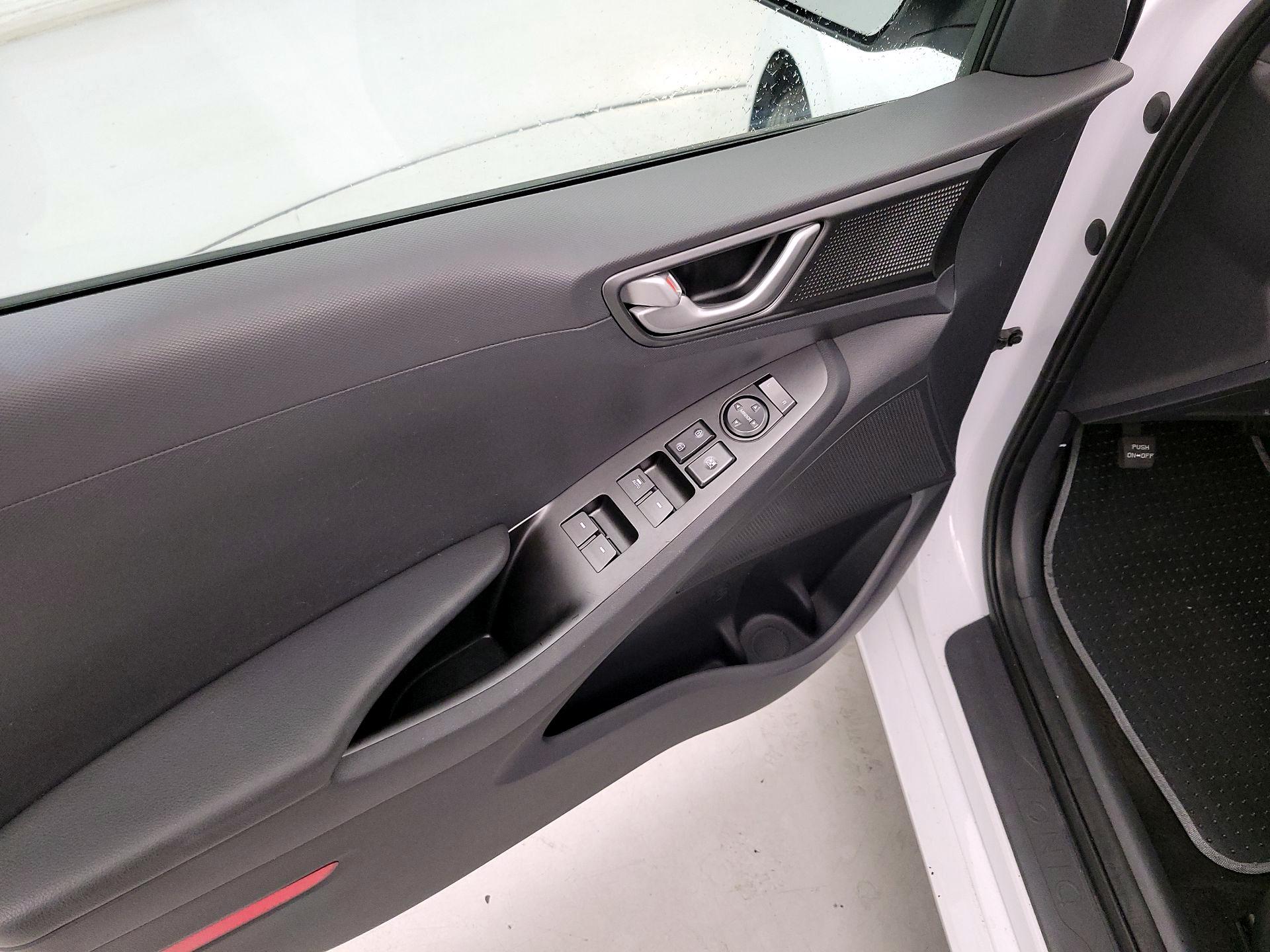 Thumbnail: 2020 Hyundai Ioniq - 12