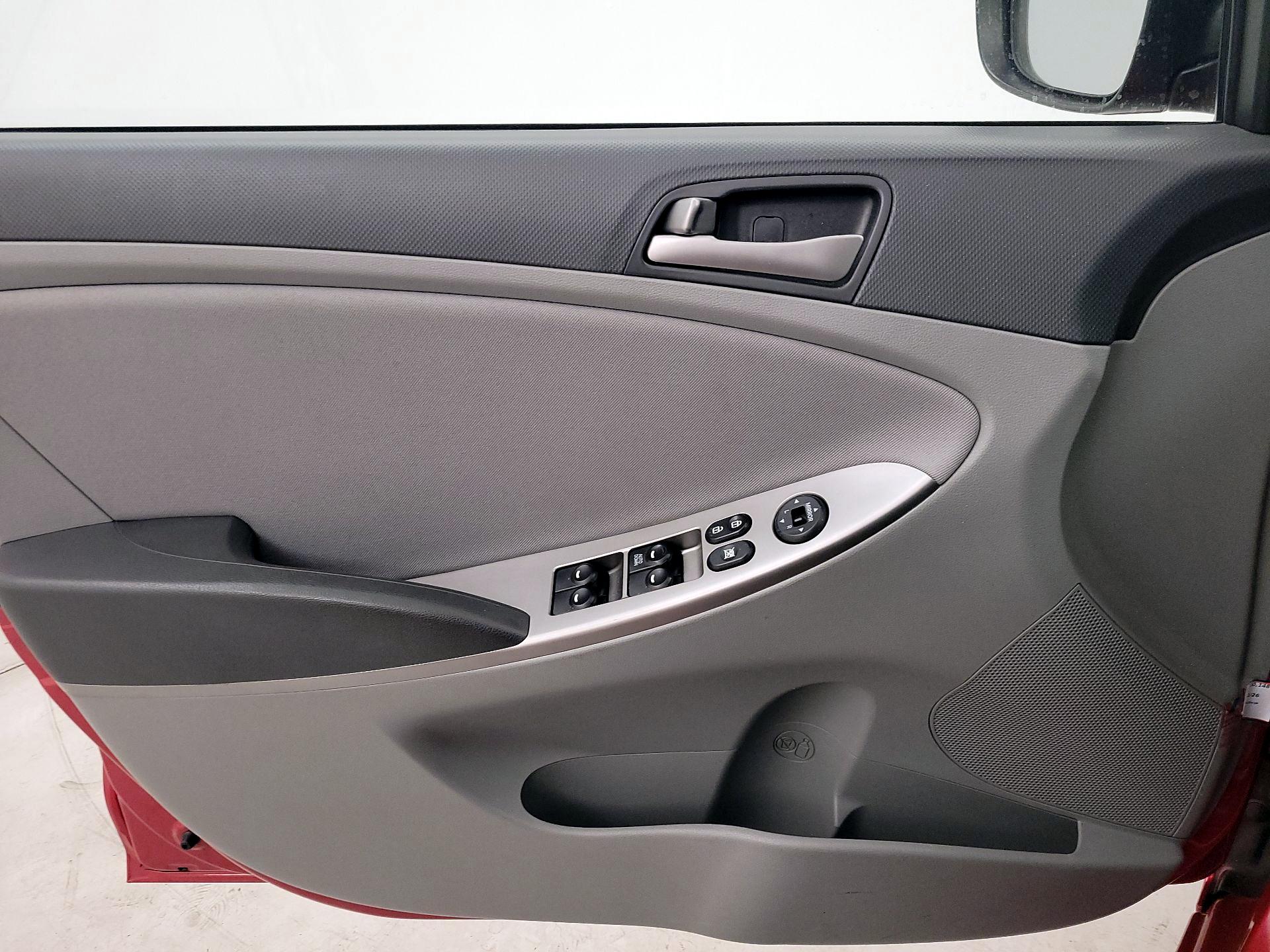 Thumbnail: 2016 Hyundai Accent - 13