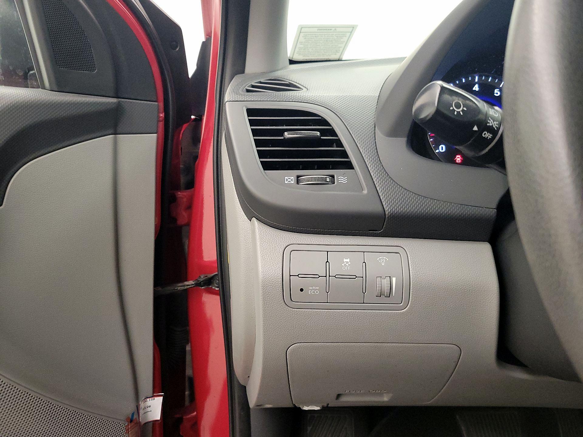 Thumbnail: 2016 Hyundai Accent - 14