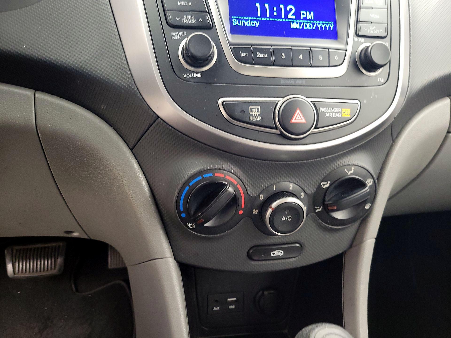 Thumbnail: 2016 Hyundai Accent - 16