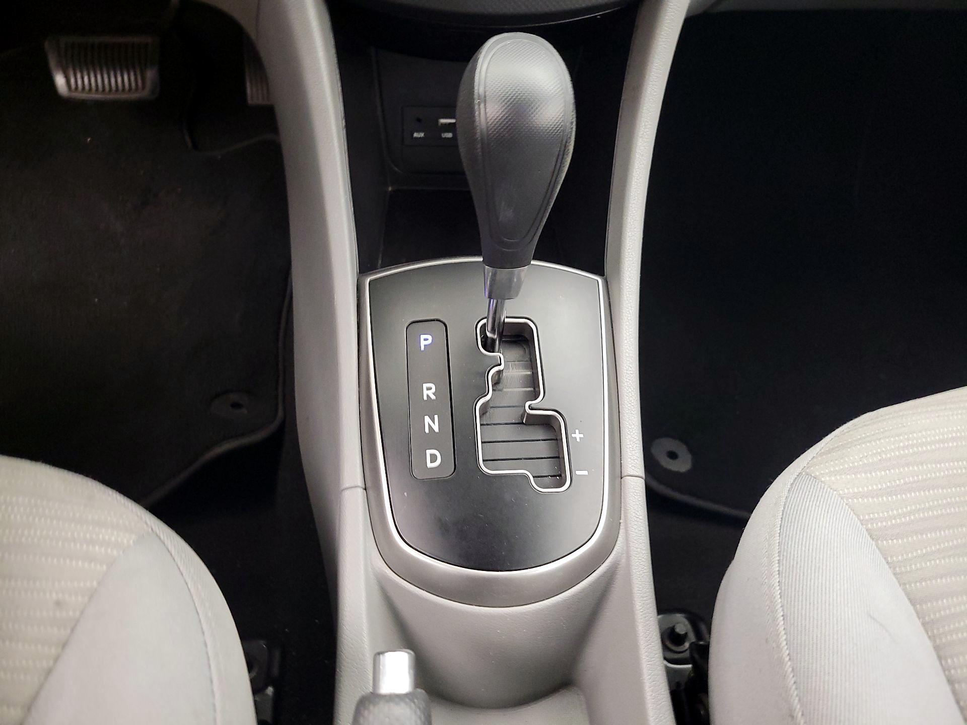 Thumbnail: 2016 Hyundai Accent - 17