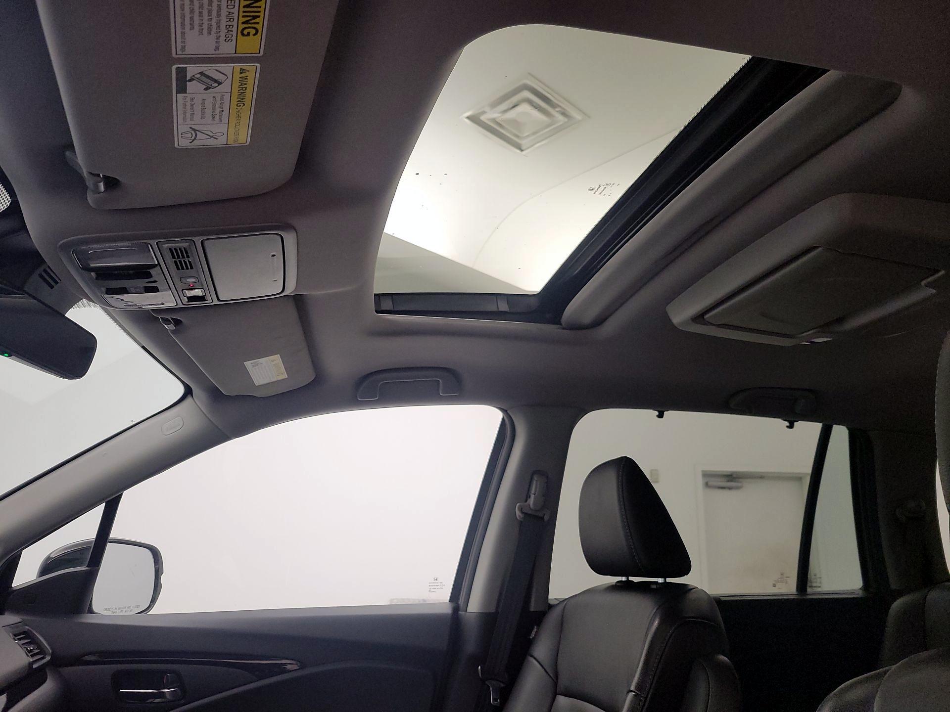 Thumbnail: 2019 Honda Pilot - 20