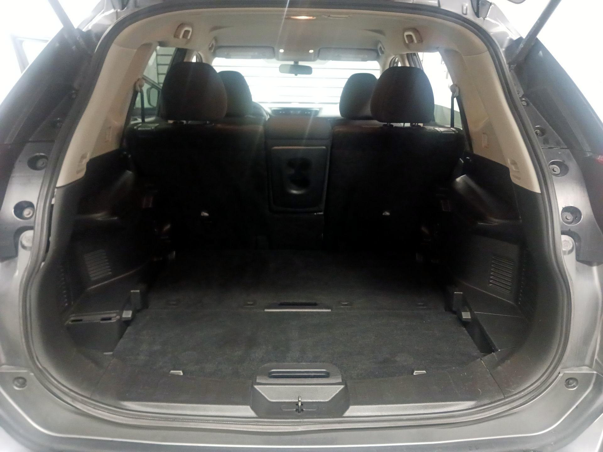 Thumbnail: 2017 Nissan Rogue - 20