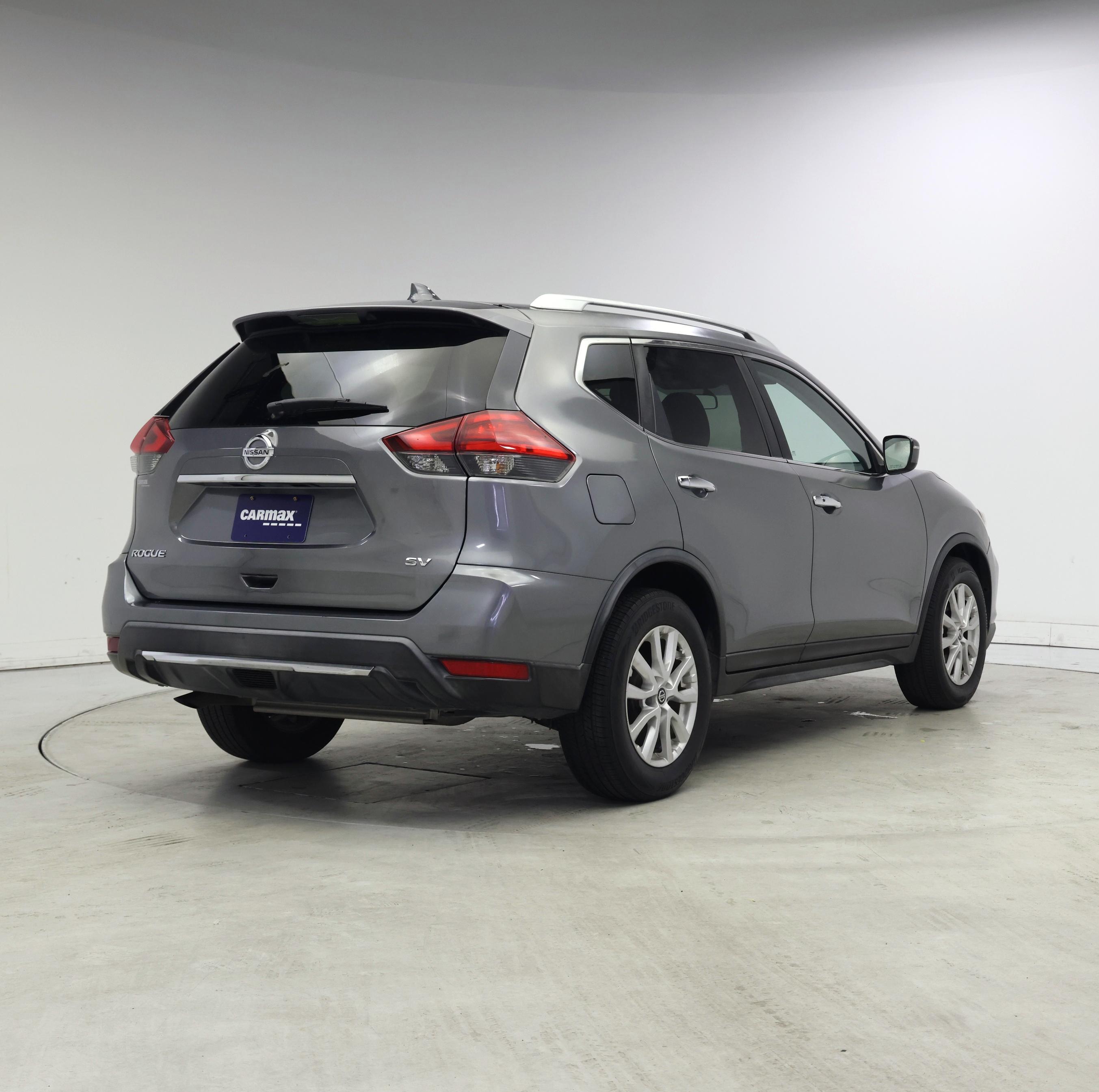 Thumbnail: 2017 Nissan Rogue - 8