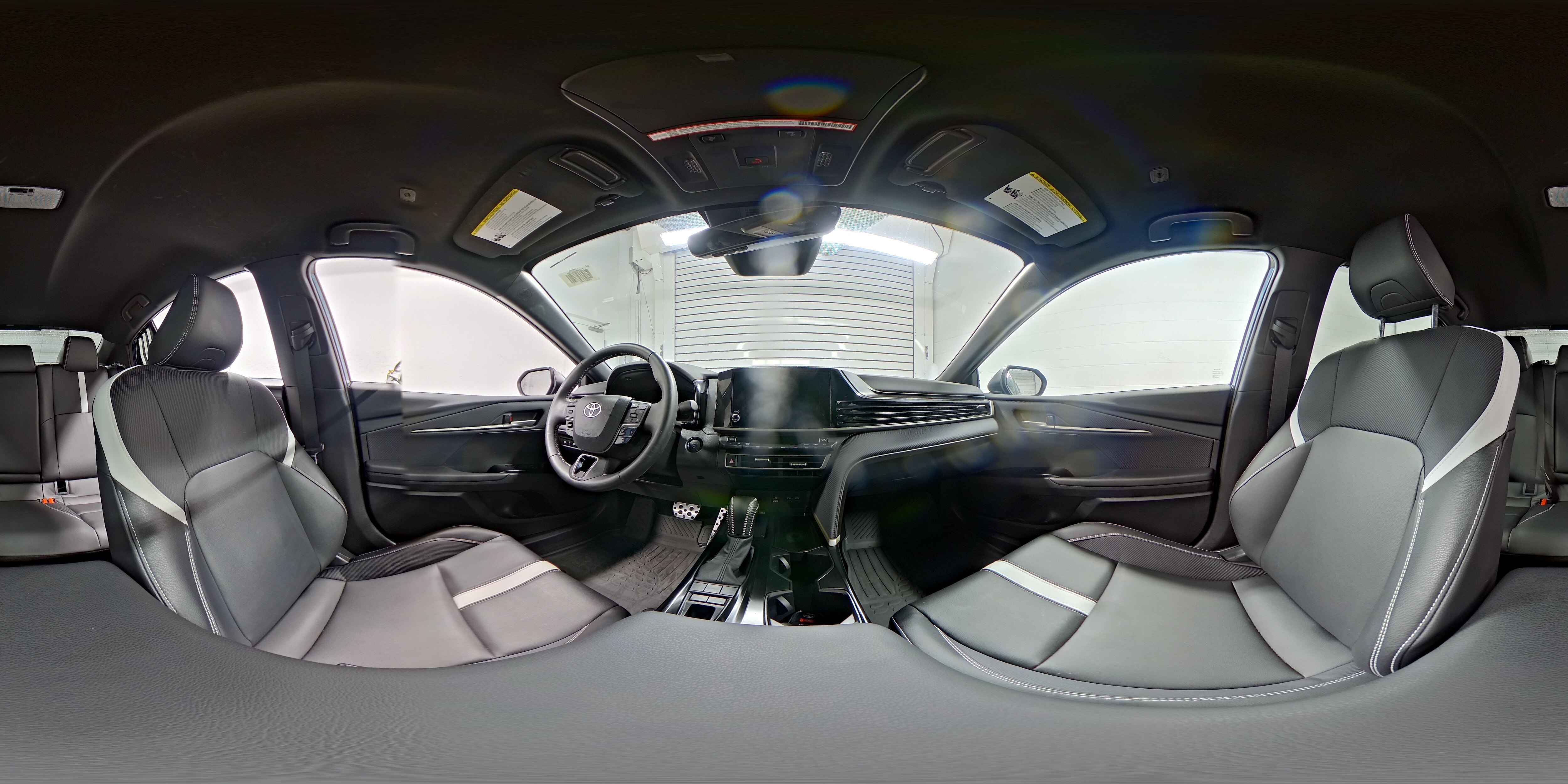 2025 Toyota Camry SE - Photo 20