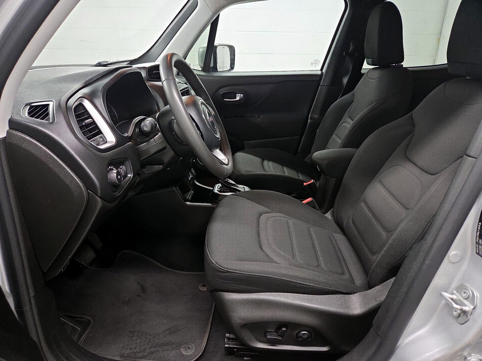 Thumbnail: 2020 Jeep Renegade - 9