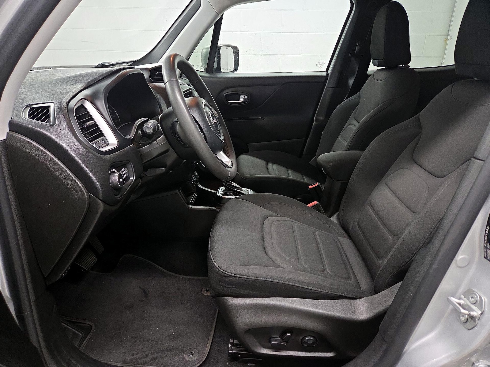 2020 Jeep Renegade Latitude - Photo 10