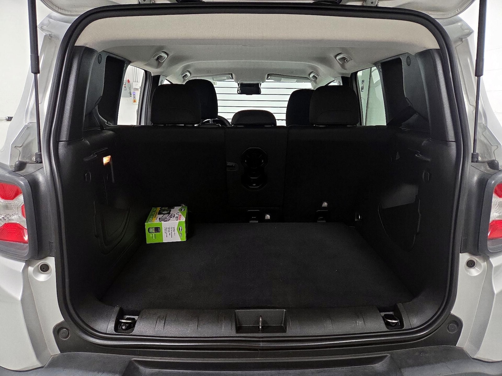 2020 Jeep Renegade Latitude - Photo 19