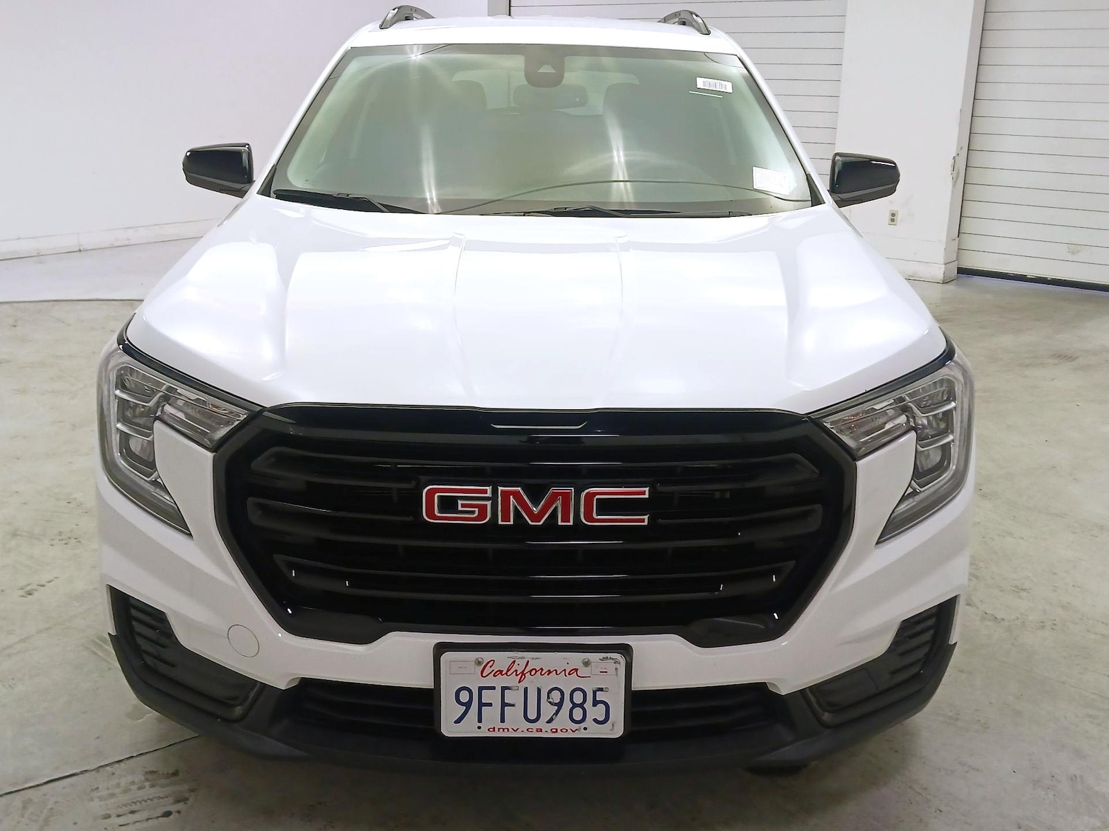 2022 GMC Terrain SLE - Photo 2