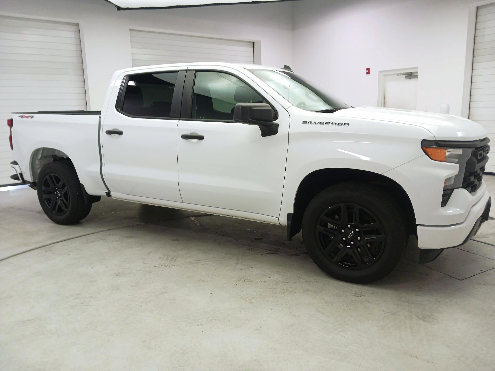 Thumbnail: 2023 Chevrolet Silverado 1500 - 4