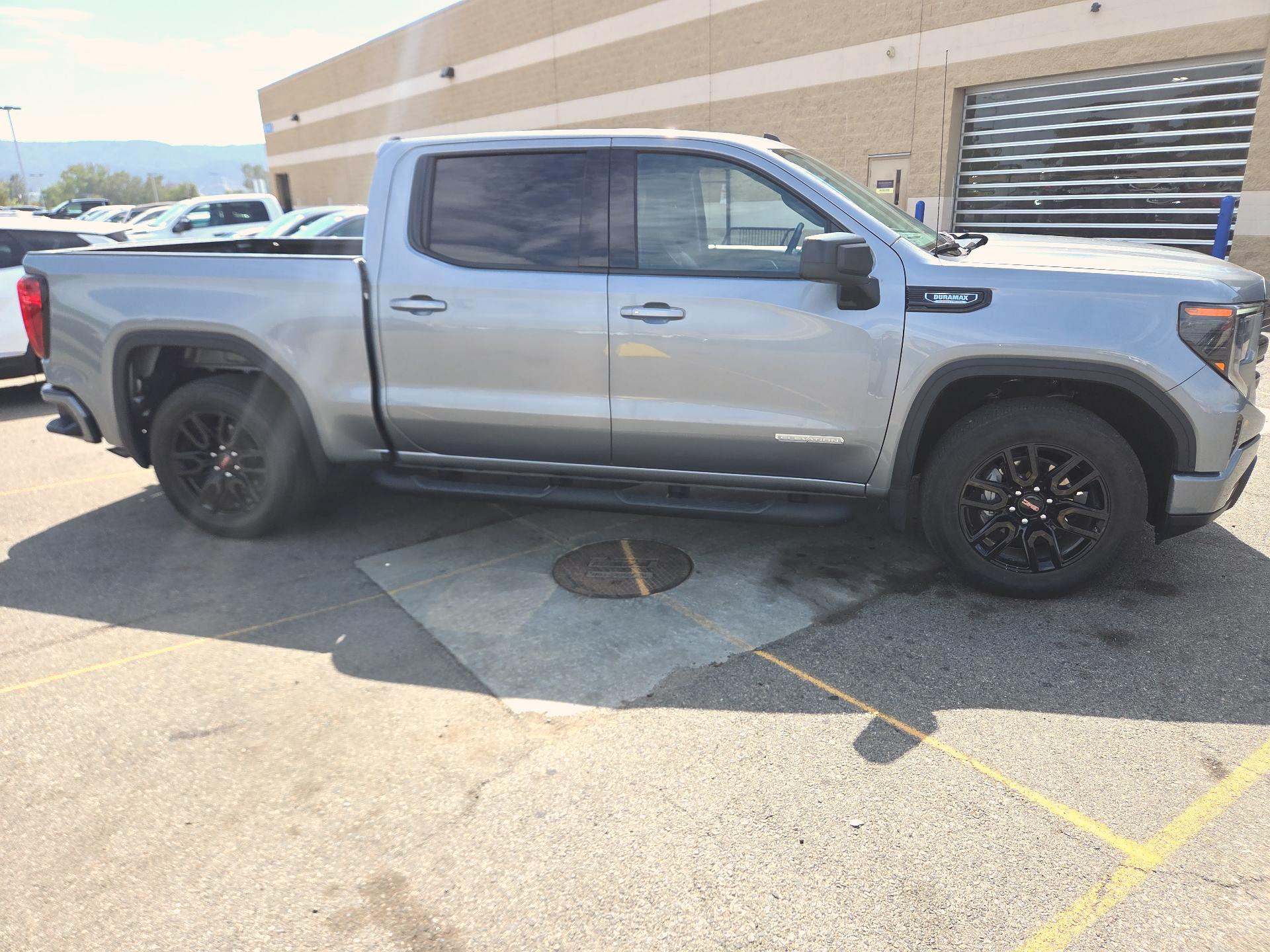 Thumbnail: 2023 GMC Sierra 1500 - 4