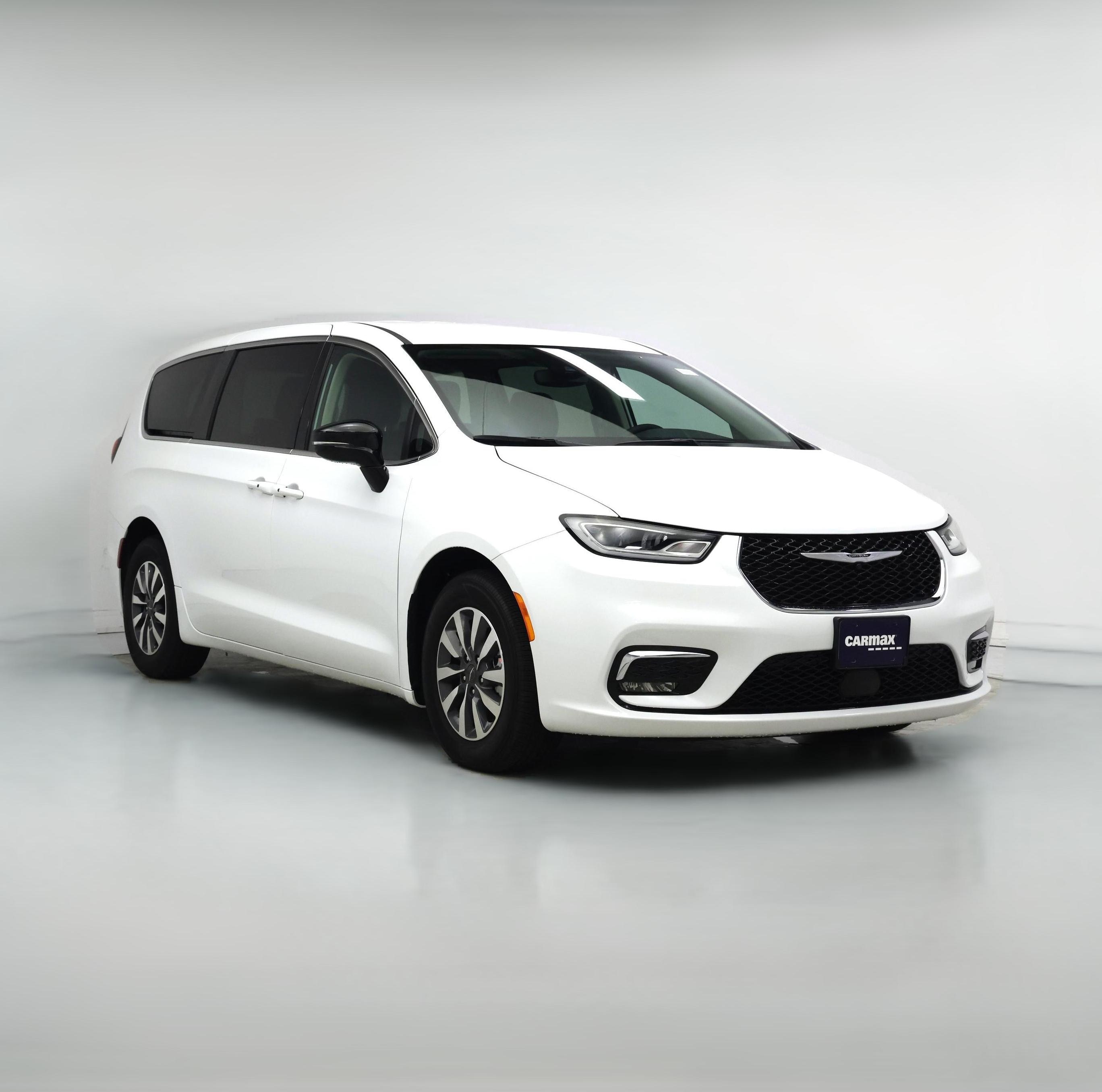 Thumbnail: 2024 Chrysler Pacifica - 1