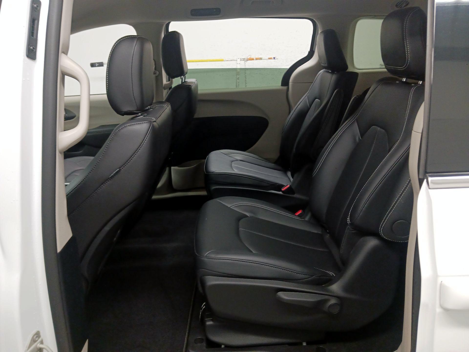 Thumbnail: 2024 Chrysler Pacifica - 20
