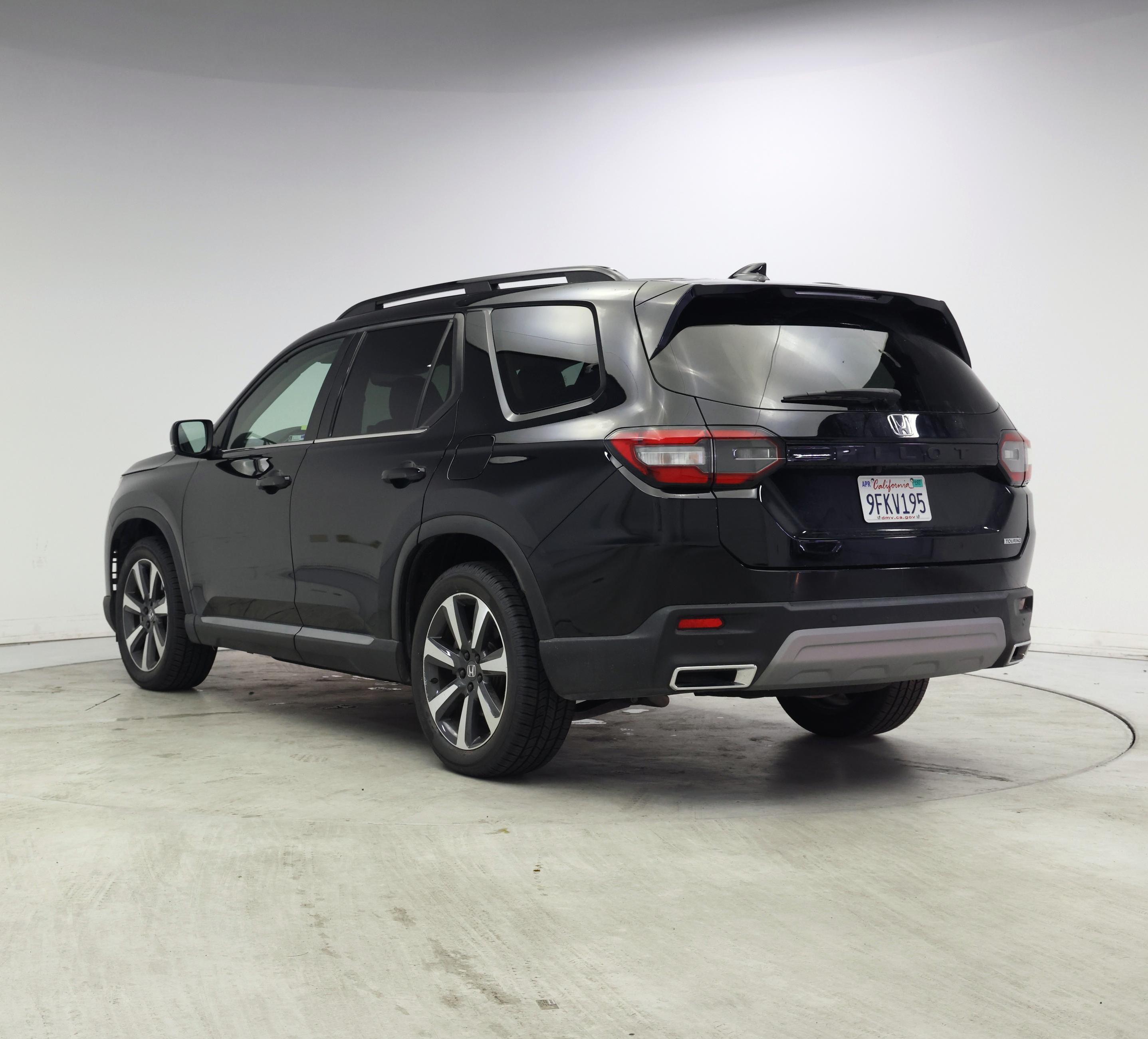 Thumbnail: 2023 Honda Pilot - 2