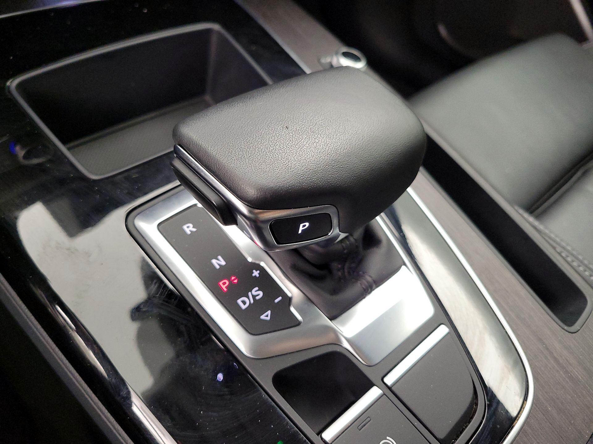 Thumbnail: 2025 Audi Q5 - 17