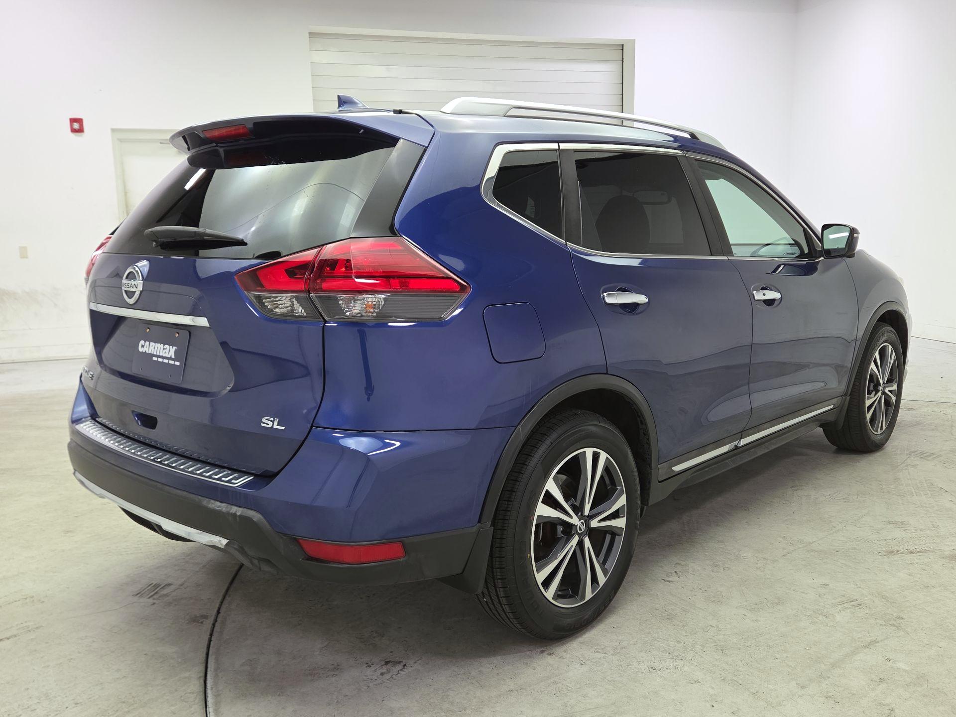 Thumbnail: 2017 Nissan Rogue - 5