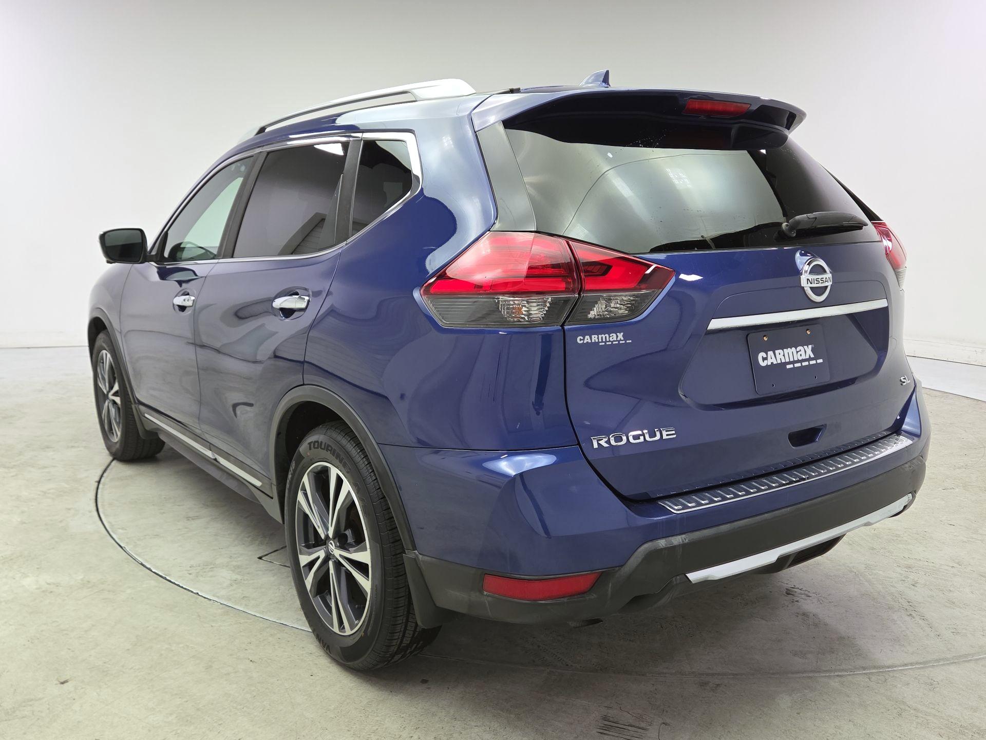 Thumbnail: 2017 Nissan Rogue - 7