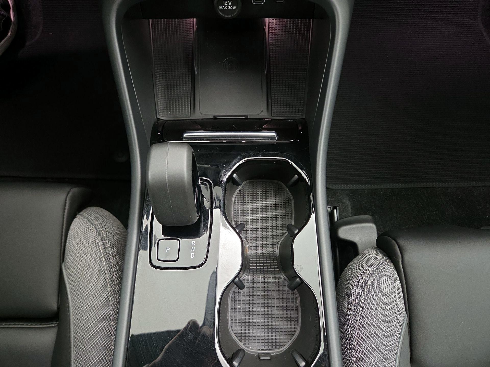 Thumbnail: 2024 Volvo C40 - 18
