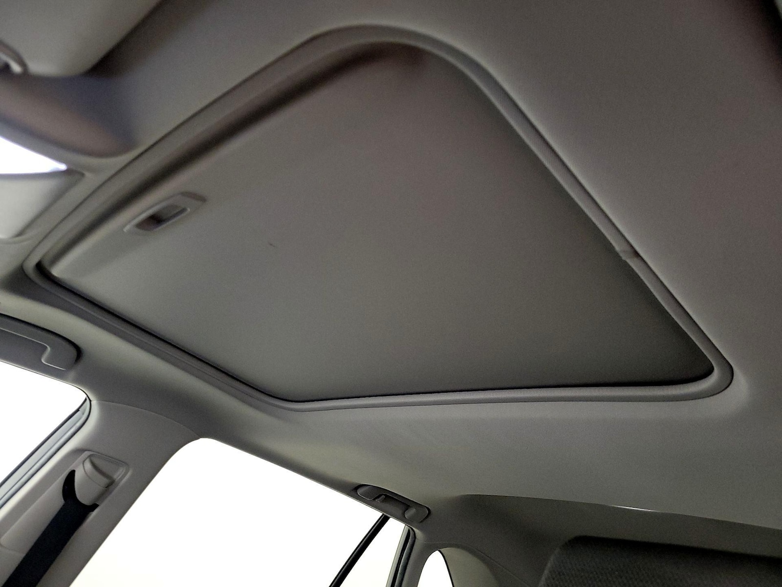 2023 Toyota RAV4 XLE - Photo 11