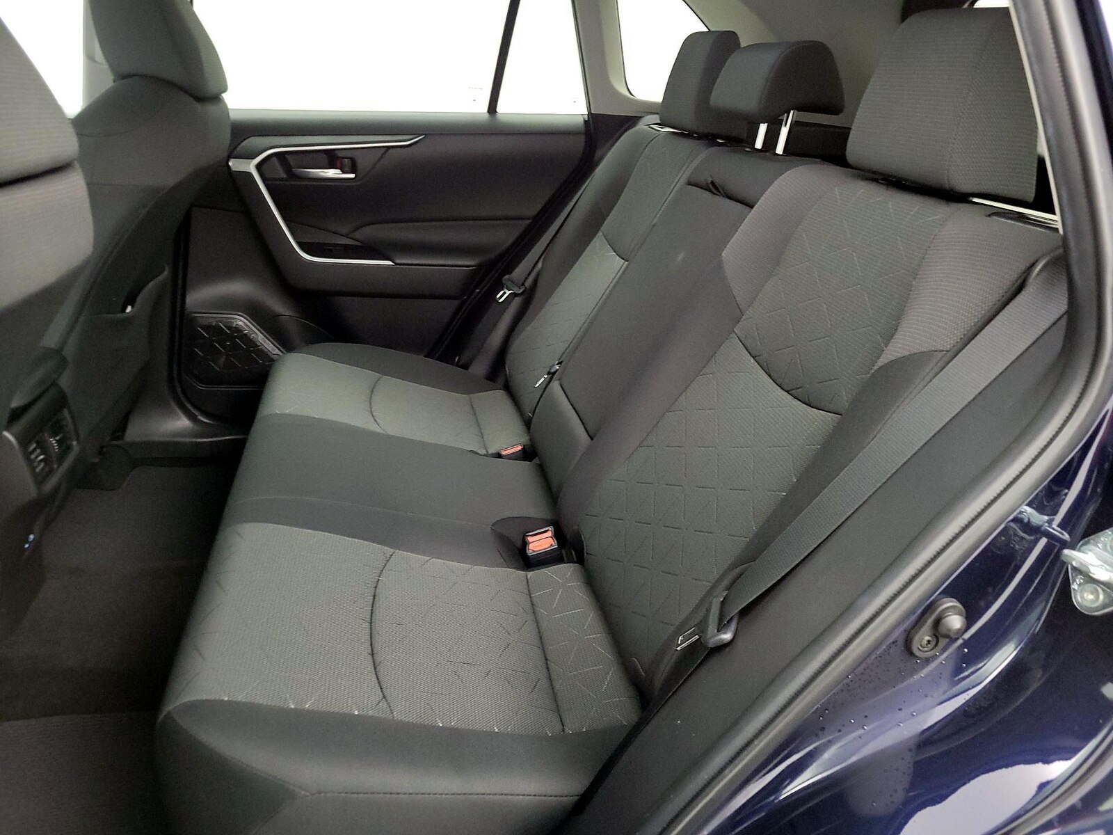 2023 Toyota RAV4 XLE - Photo 12
