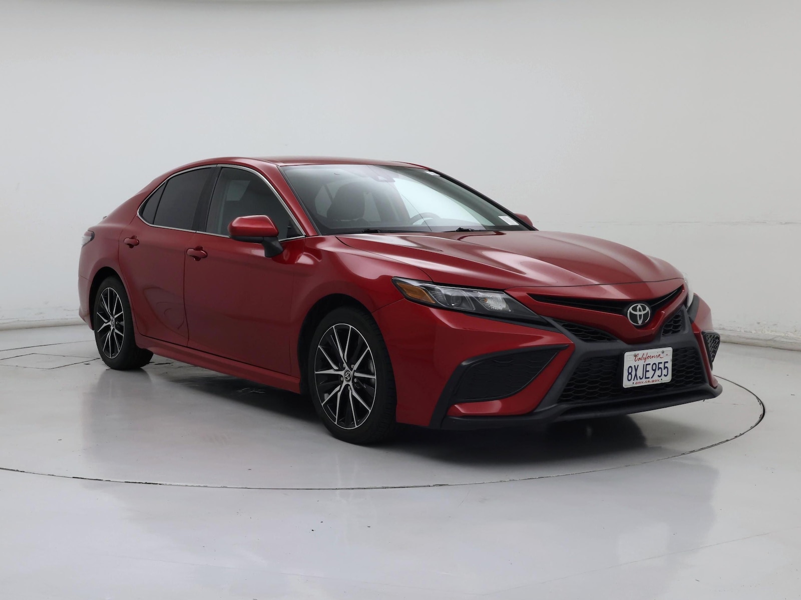 2021 Toyota Camry SE - Photo 2
