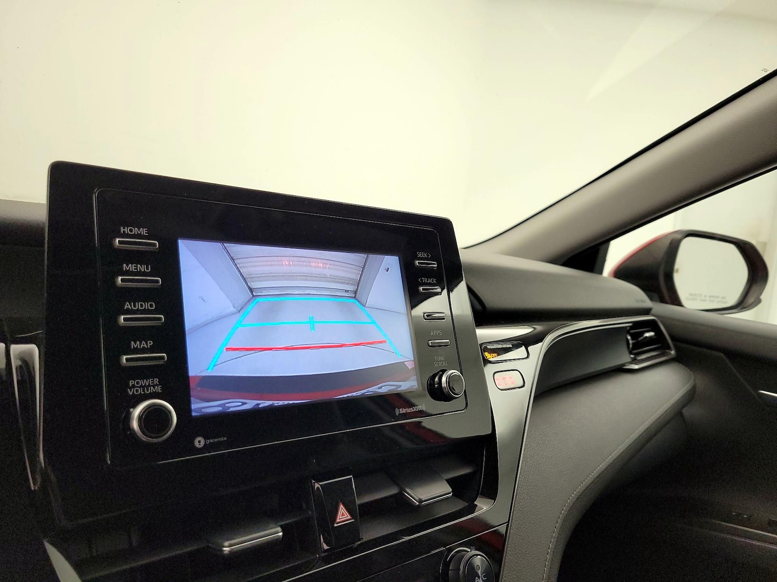 2021 Toyota Camry SE - Photo 15