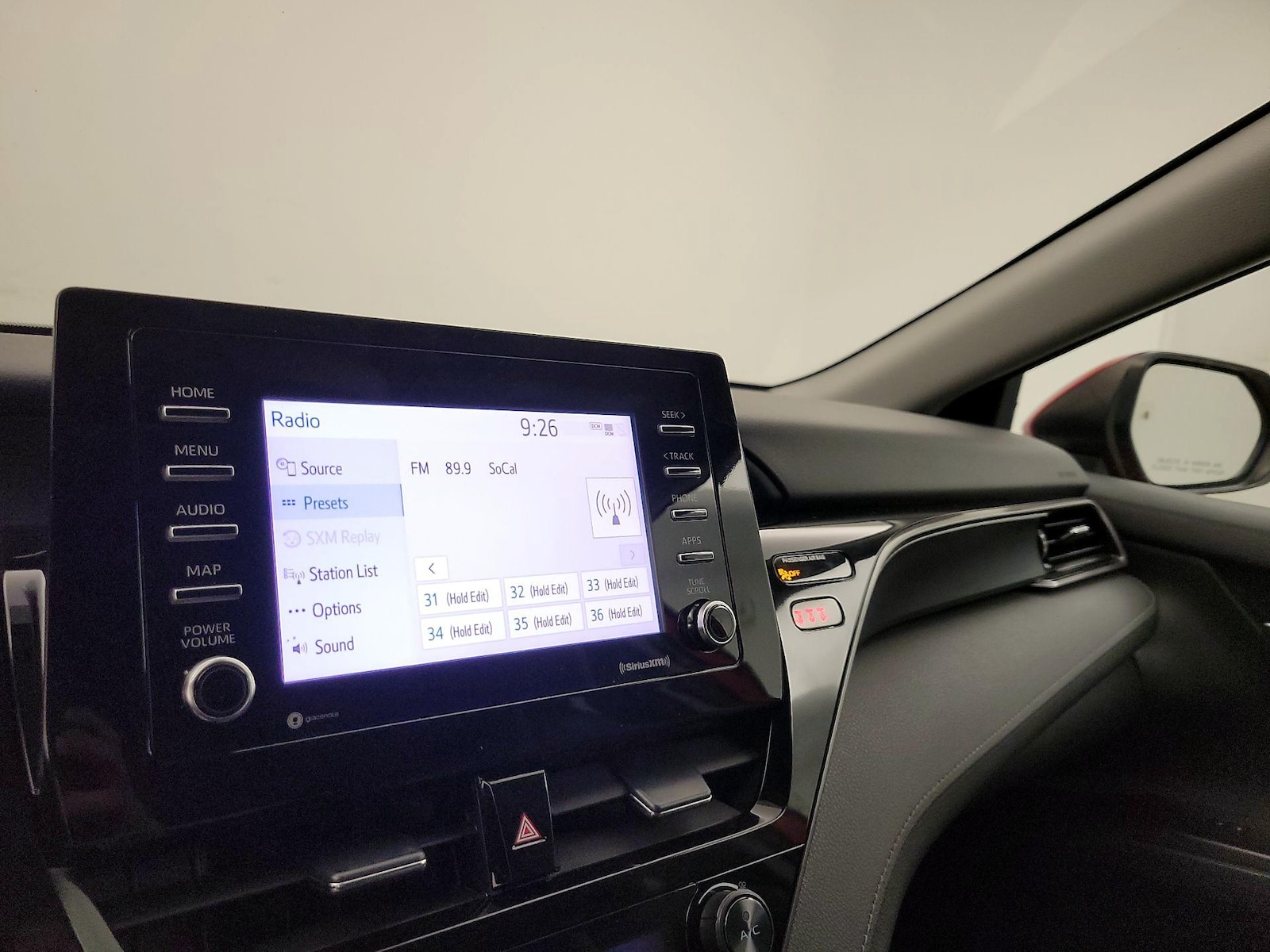 2021 Toyota Camry SE - Photo 16
