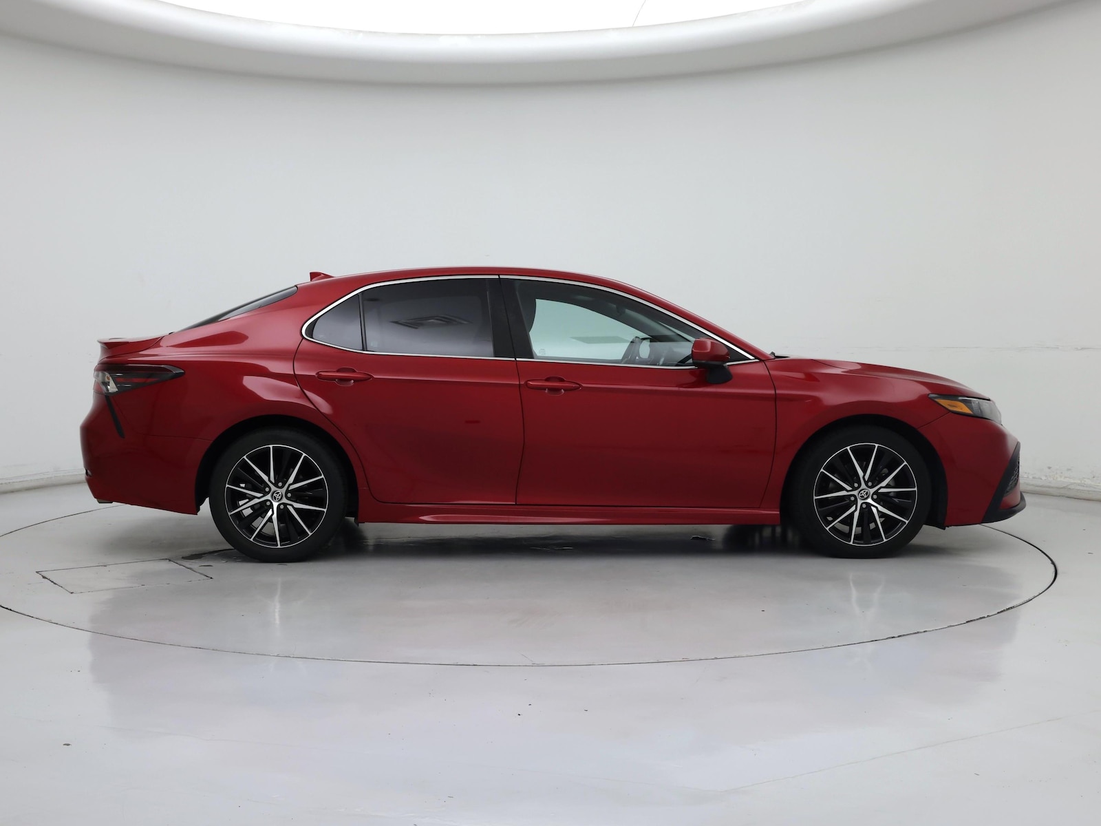 2021 Toyota Camry SE - Photo 8