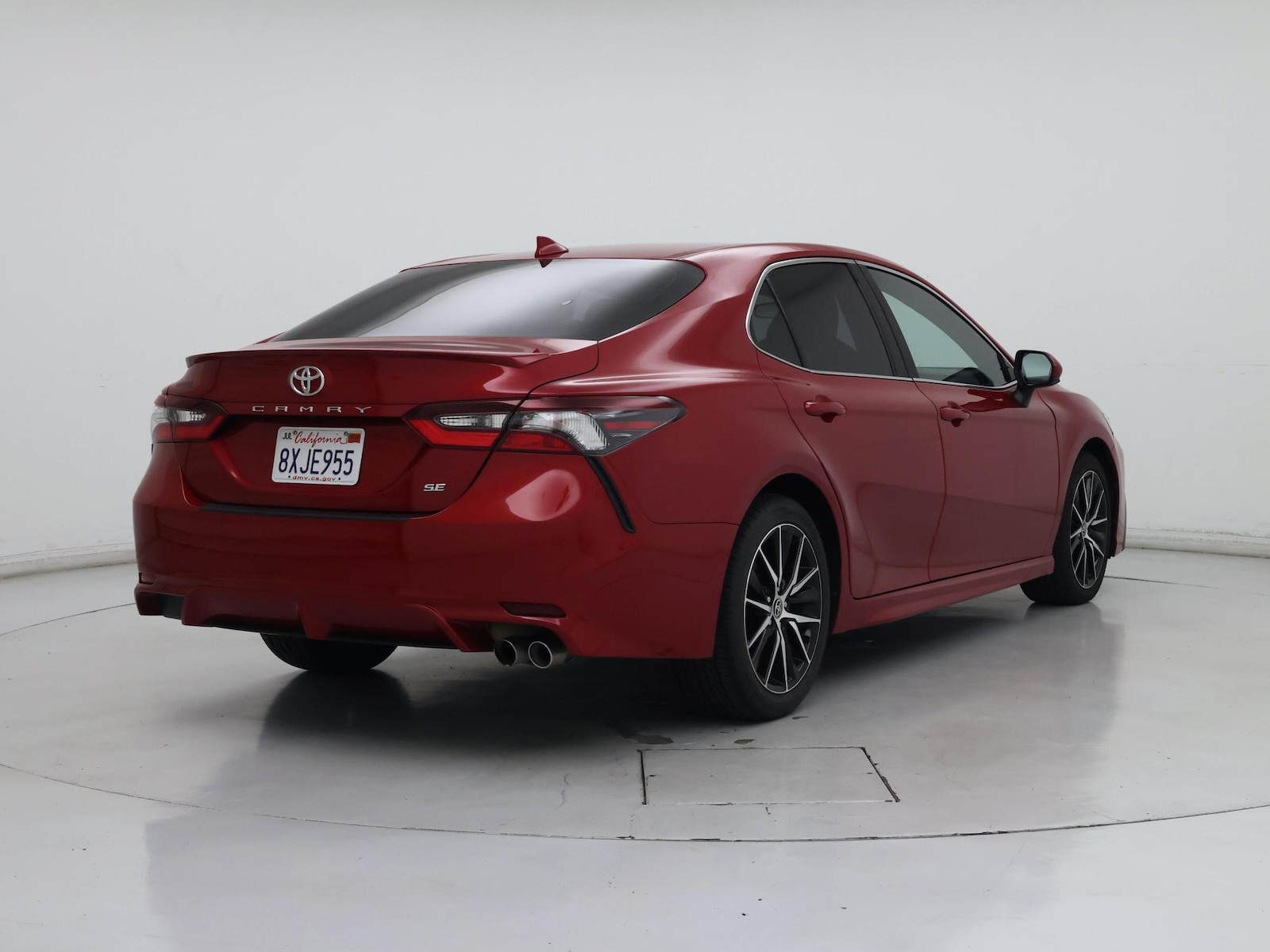 2021 Toyota Camry SE - Photo 9