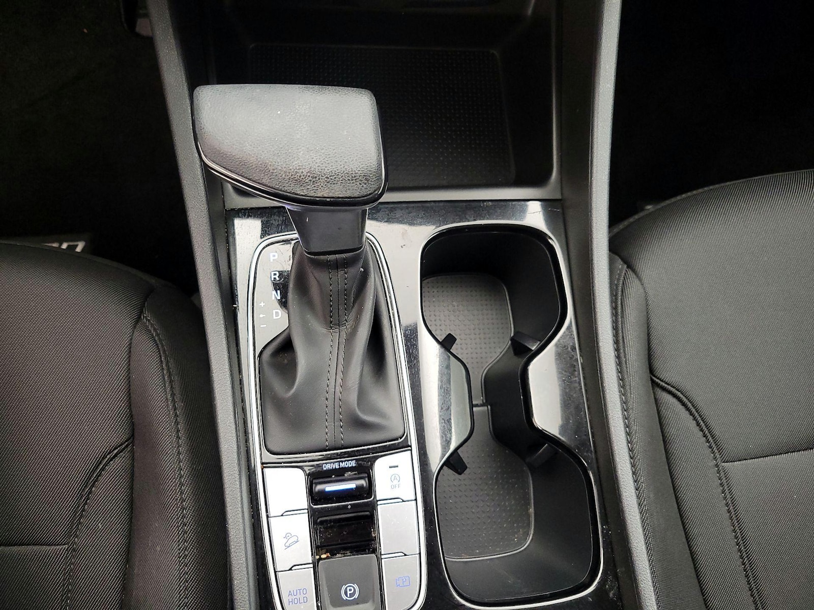 2023 Hyundai Tucson SE - Photo 18