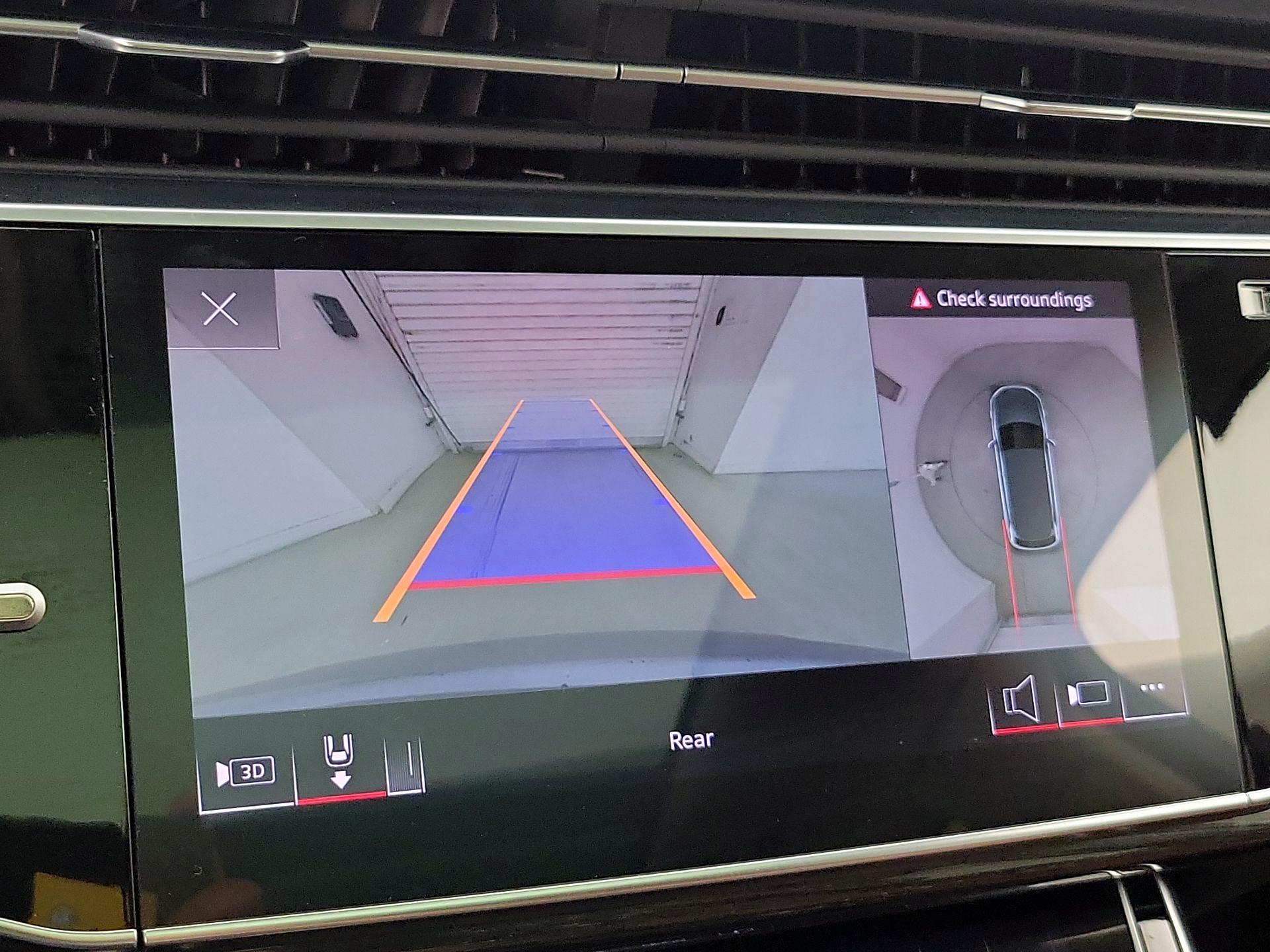 Thumbnail: 2021 Audi Q7 - 15